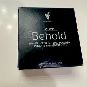 Younique Behold Translucent Setting Powder (new in box)